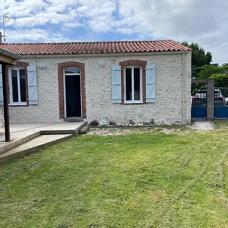 Maison Confortable A Avec Grand Jardin Cloture Tatil Evi Jard-sur-Mer