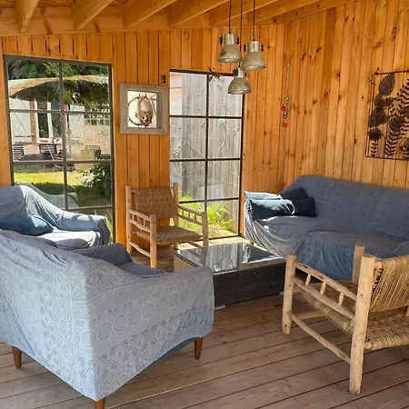 Maison Confortable A Avec Grand Jardin Cloture Holiday home *